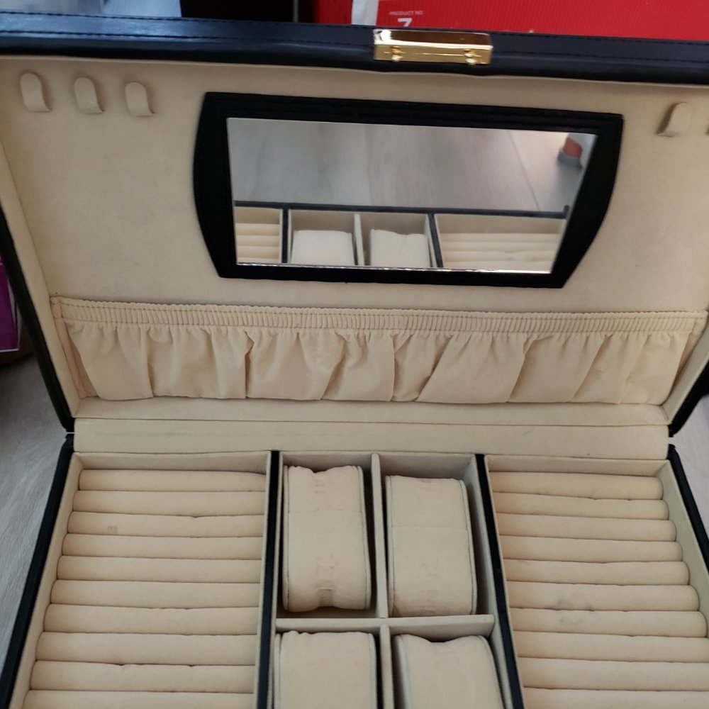Heritage Jewelry Case Black - Picture 3 of 7